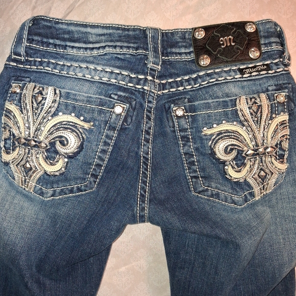 Miss Me Burmuda Shorts - Picture 4 of 4